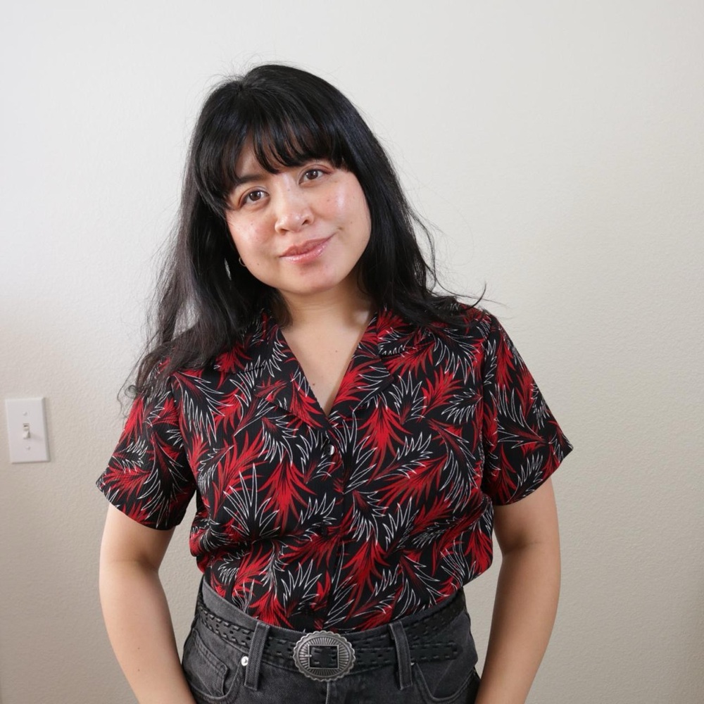 Red And Black Abstract Palm Leaf Patterned Button… - image 1